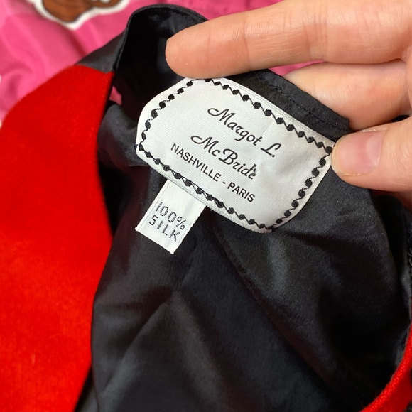 Red and black sequin vest - Picture 4 of 9